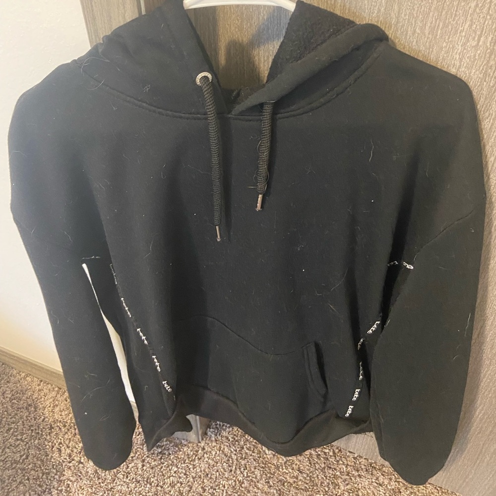 Black sweatshirt